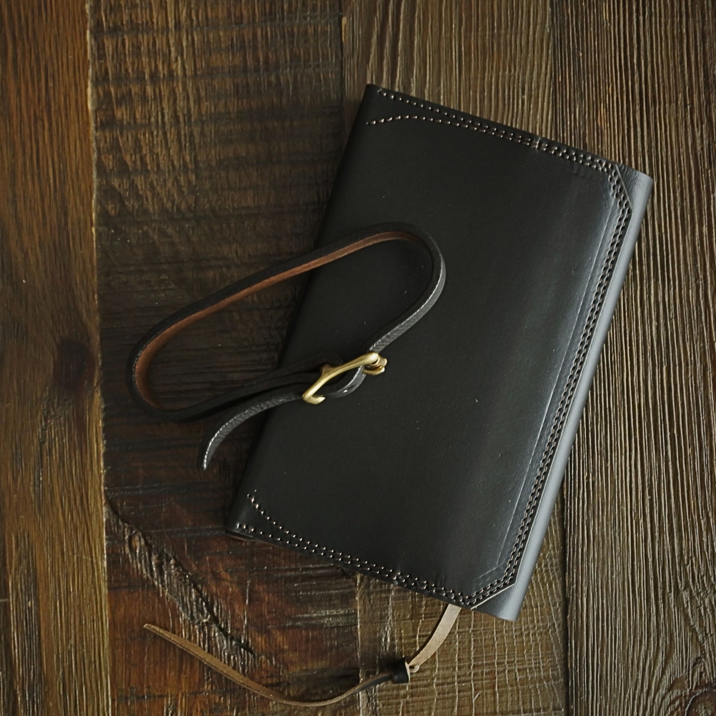 LEATHER BOOK COVER / 文庫サイズ MARYAM HORSE BUTT TEA CORE BLACK